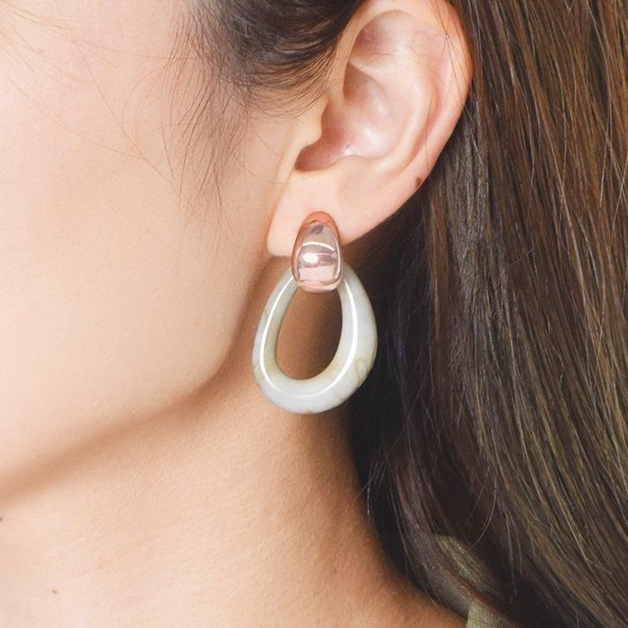 関税/送料込【MARNI】レイヤードフラワー スタッドイヤリング 花 MARNI(マルニ) ピアス(レディース) - 海外通販のBUYMA