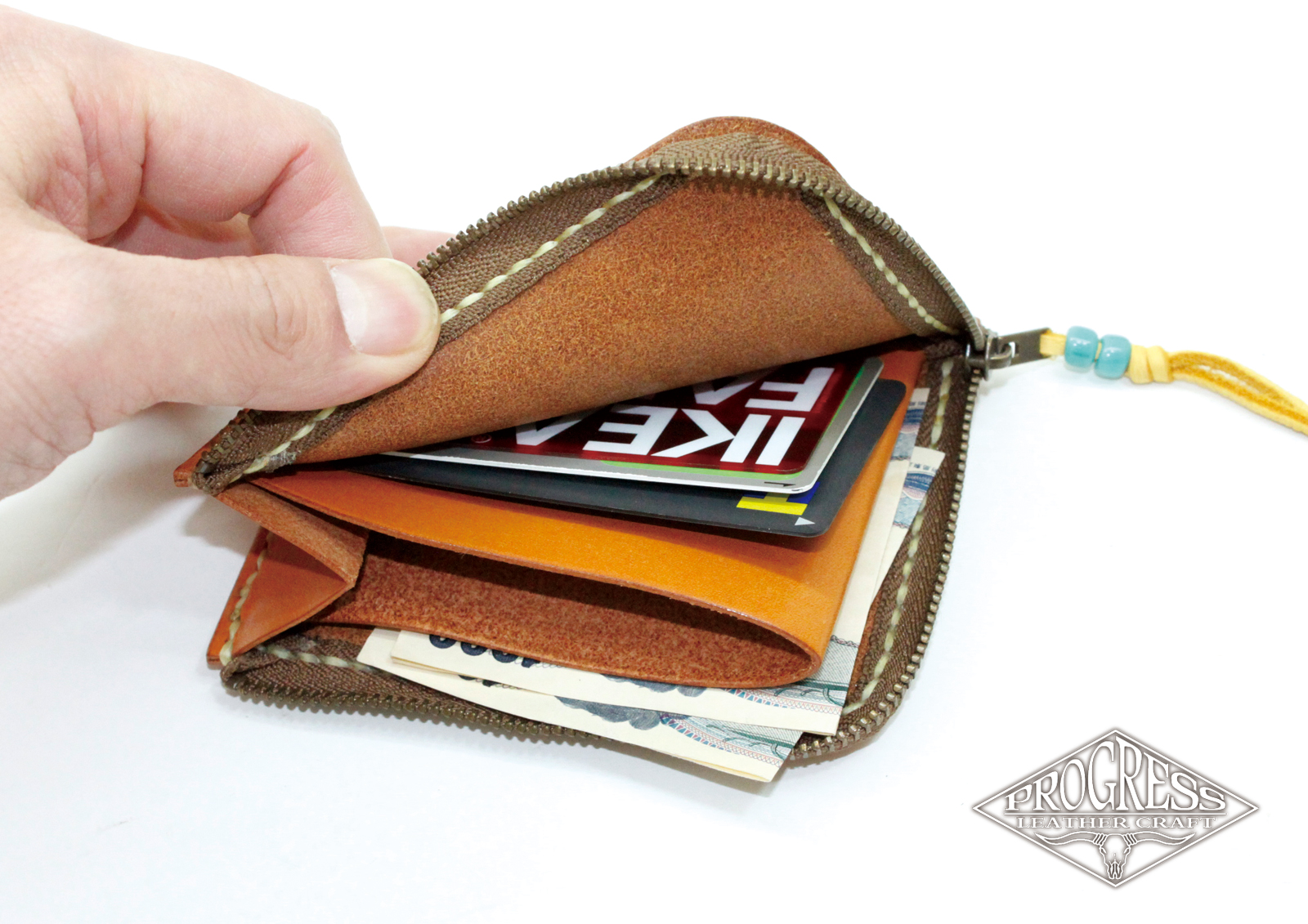 栃木レザーハンドメイドのコンパクトな財布