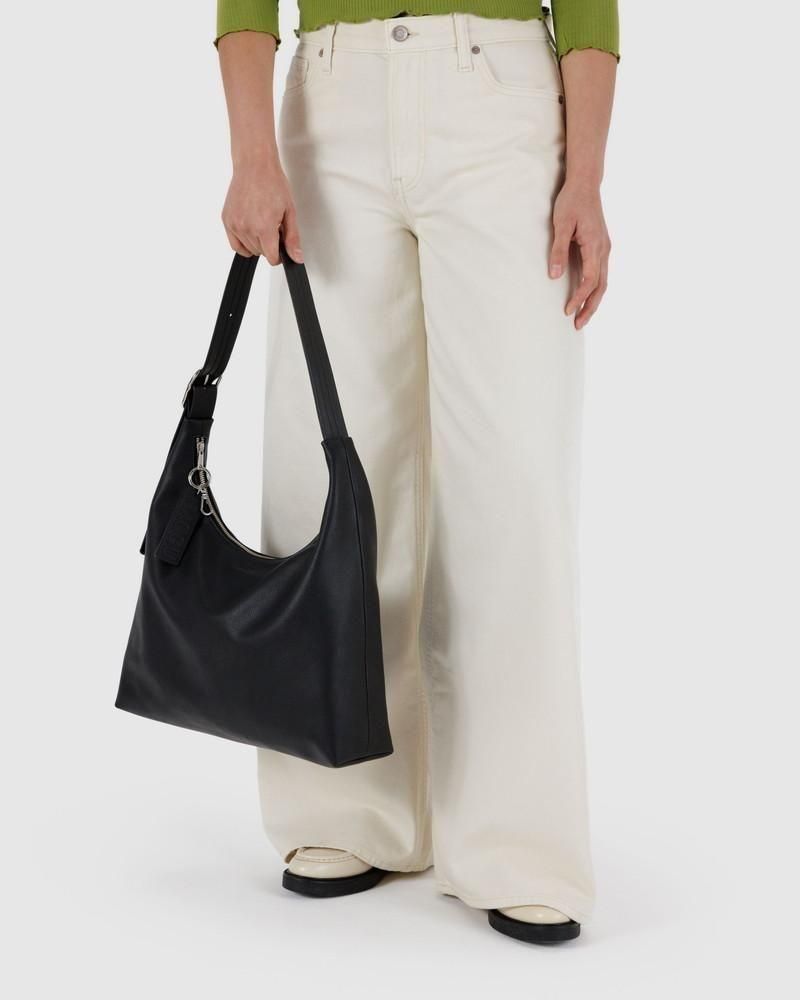 Baggu レザーバッグ RECYCLED LEATHER SHOULDER BAG ブラック - BAGGU Japan