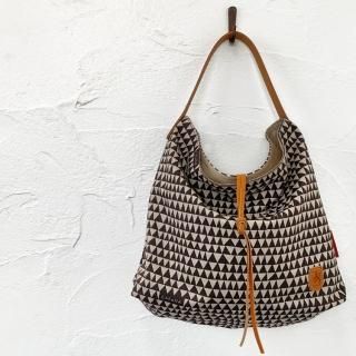 kolmio<br>shoulder bag
