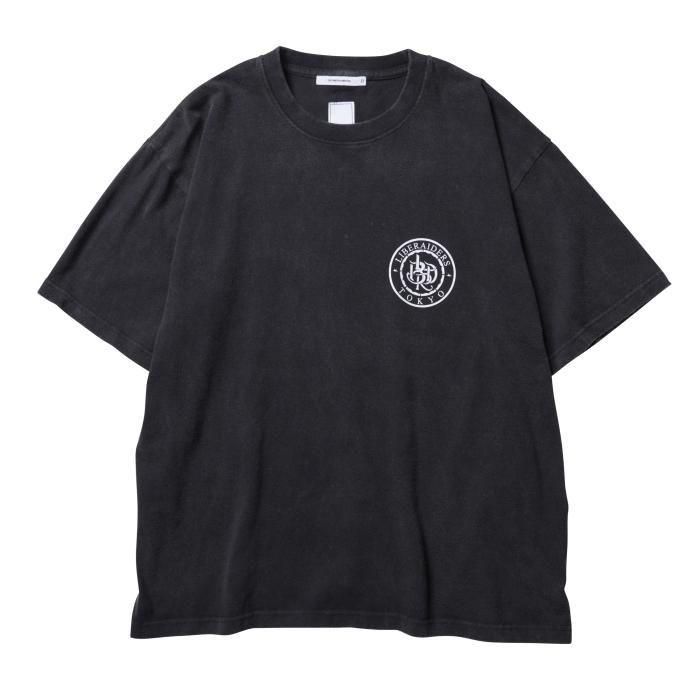 <img class='new_mark_img1' src='https://img.shop-pro.jp/img/new/icons2.gif' style='border:none;display:inline;margin:0px;padding:0px;width:auto;' />Liberaiders ٥쥤 | EMBLEM TEE - BLACK